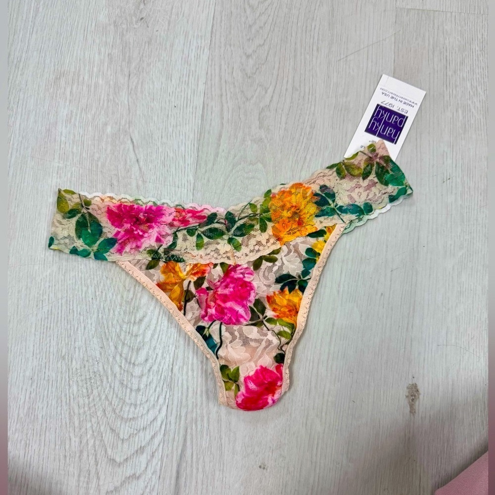 Hanky Panky Low Rise Lace Thong Floral- OS.